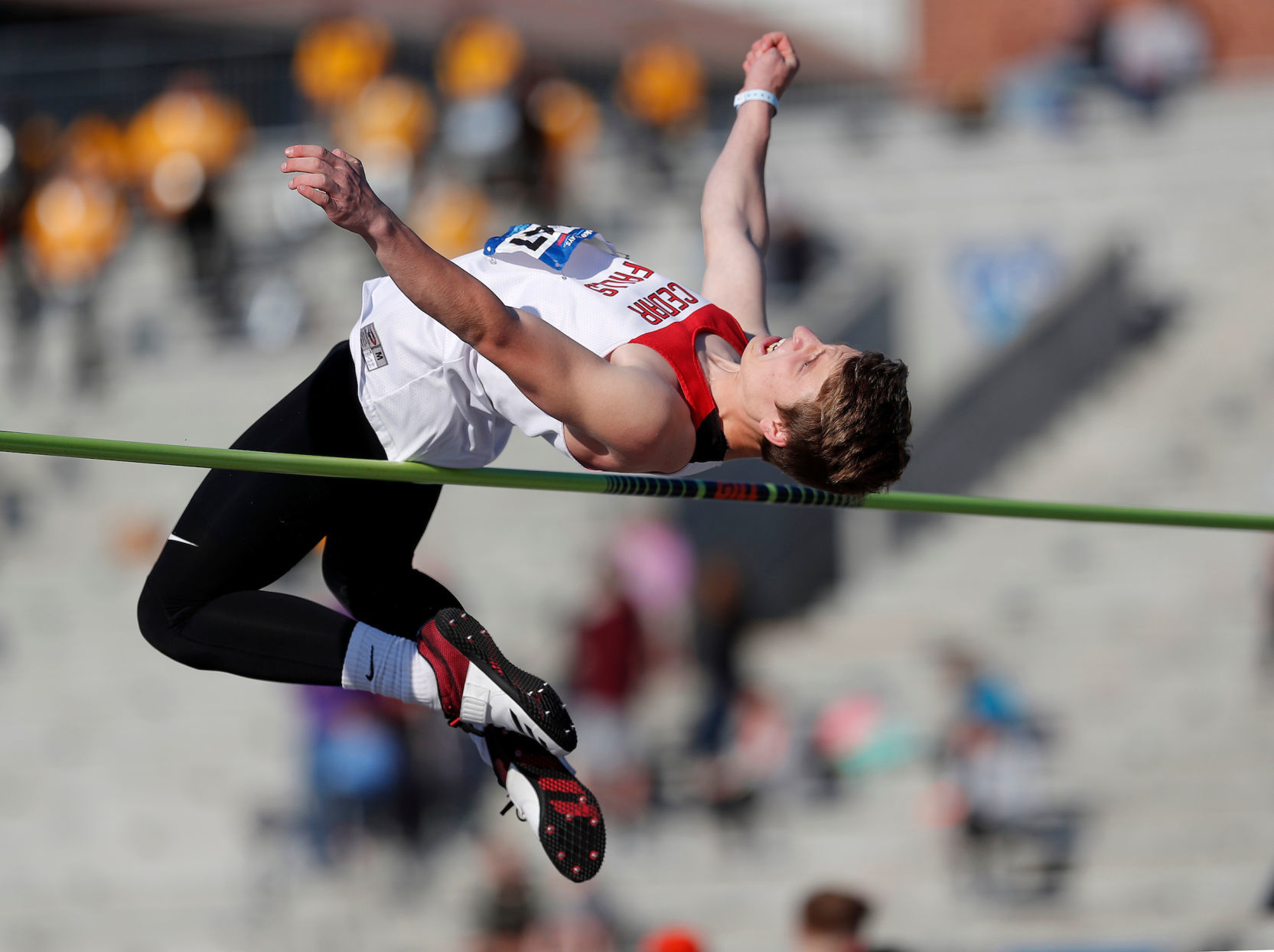 042518mp-DrakeRelays-boys-highjump-4